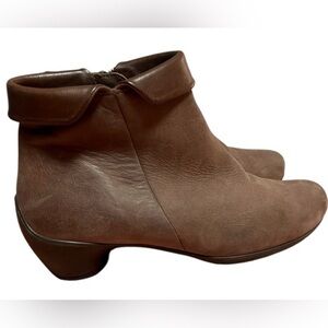 Ecco Sculpted Brown Leather Ankle Boots